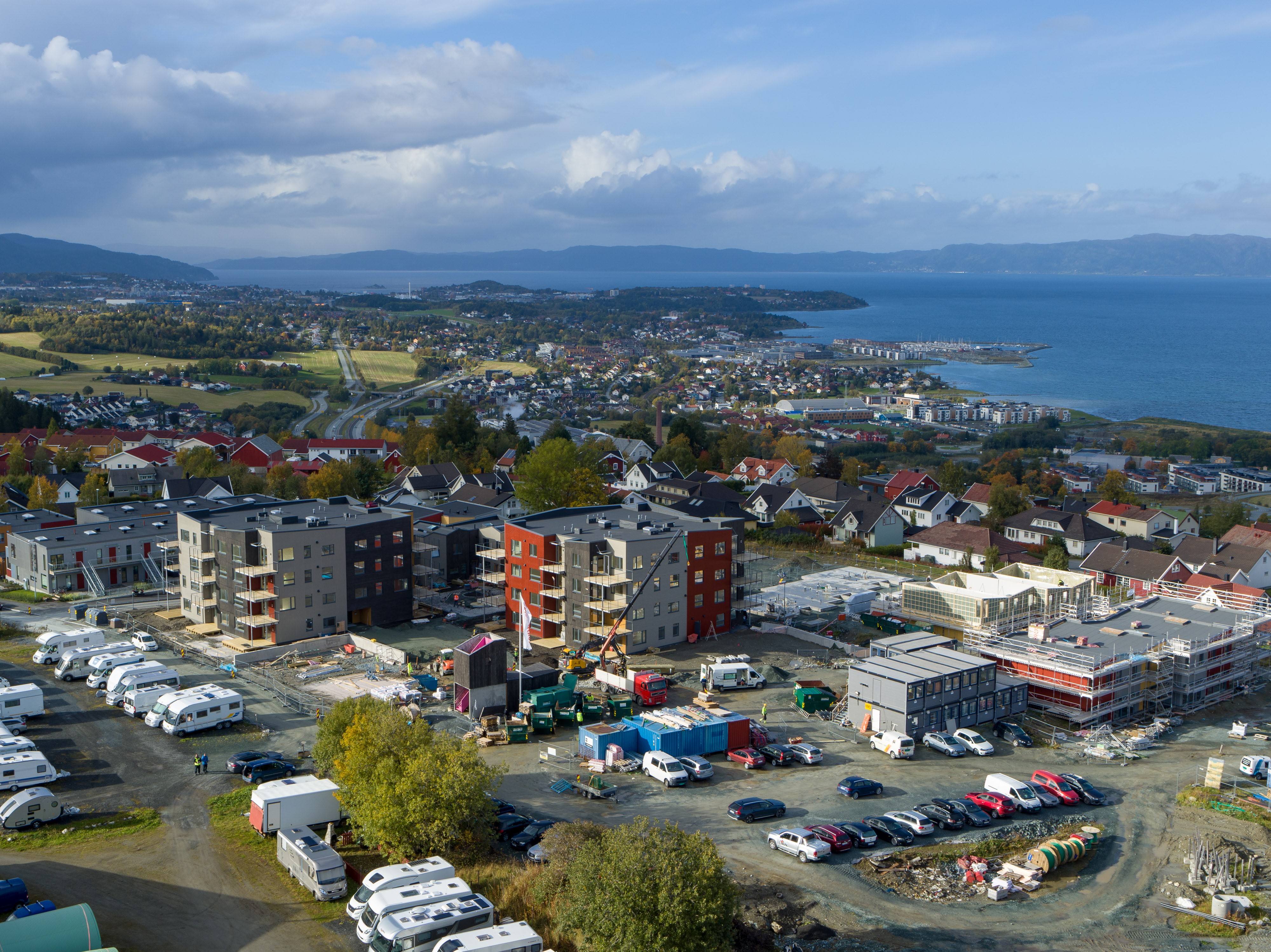 Maskinparken med utstyn over Trondheim by